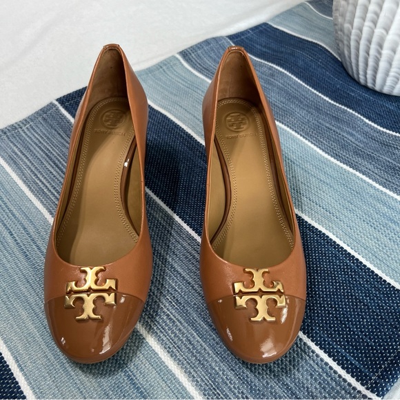 TORY BURCH RALEIGH CAP TOE PUMP
NWOT never worn. - Picture 14 of 14